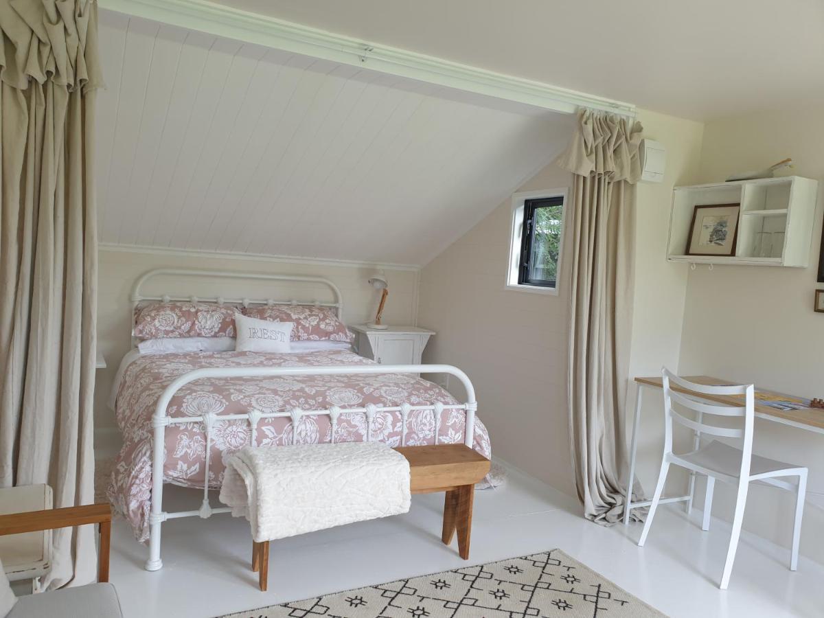 Cabins On Tudor Bed & Breakfast Motueka Exterior photo