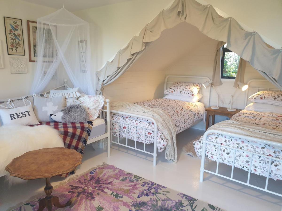 Cabins On Tudor Bed & Breakfast Motueka Exterior photo